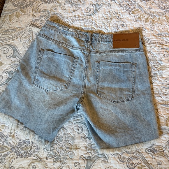 One Teaspoon Stevies shorts, size 26 - Picture 7 of 8